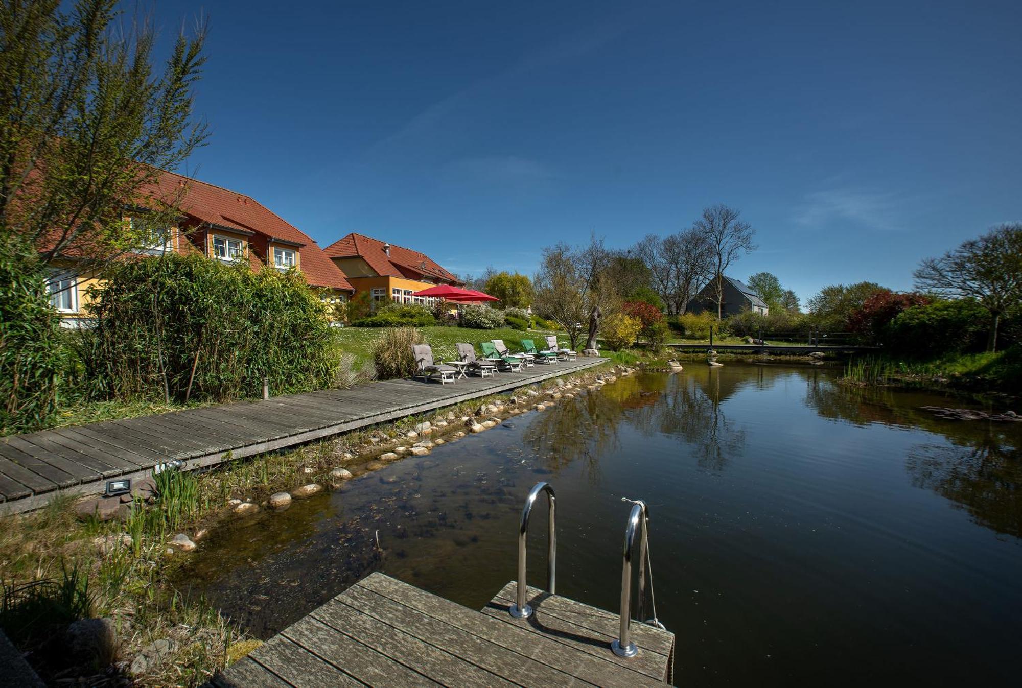 Hotel & Restaurant Zum Kap Arkona Putgarten エクステリア 写真