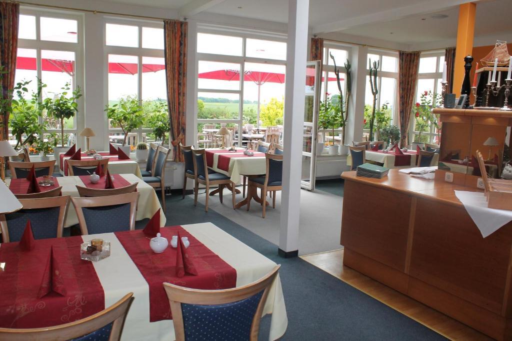 Hotel & Restaurant Zum Kap Arkona Putgarten エクステリア 写真